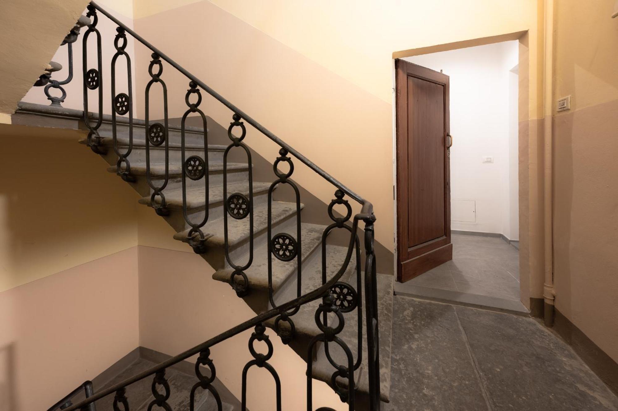 Via Ponte Alle Mosse, 19 - Florence Charming Apartments - A Chic, Newly Renovated Apartment Near Tram Leopolda, A Few Min From Downtown Экстерьер фото