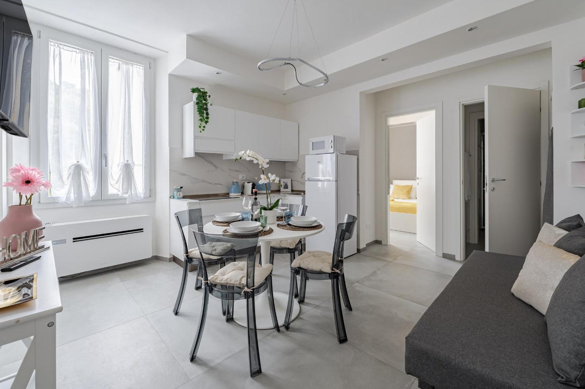 Via Ponte Alle Mosse, 19 - Florence Charming Apartments - A Chic, Newly Renovated Apartment Near Tram Leopolda, A Few Min From Downtown Экстерьер фото