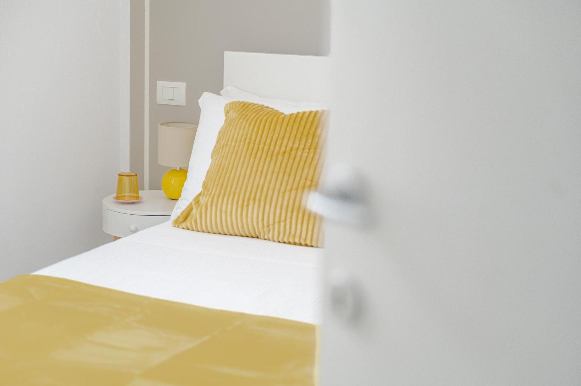 Via Ponte Alle Mosse, 19 - Florence Charming Apartments - A Chic, Newly Renovated Apartment Near Tram Leopolda, A Few Min From Downtown Экстерьер фото